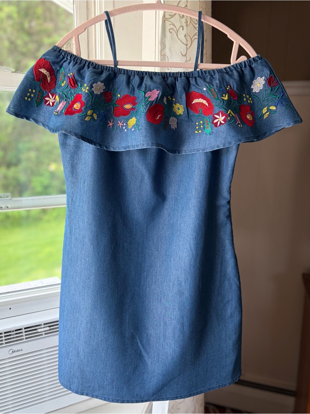 Denim Look Off-Shoulder Mini Dress w Floral Embroidery Boho Summer Girly Sz M